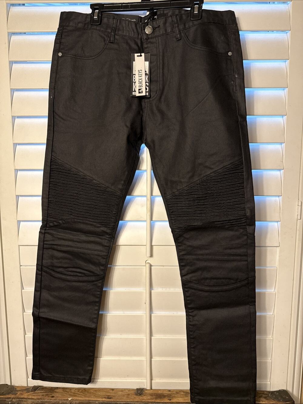 Black Keys BKYS Men's Moto Biker Jeans Size 38x32 Jet Black Waxed Ribbed Knee
